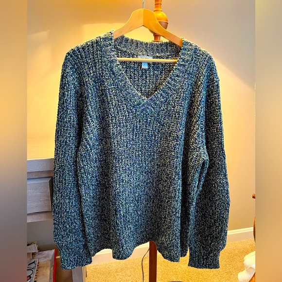 V neck sweater - Picture 1 of 3